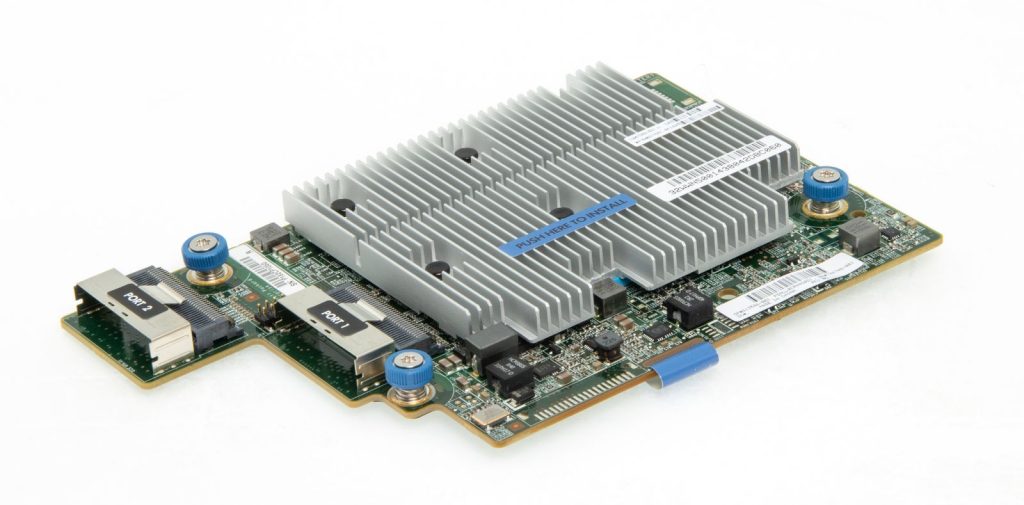 کنترلر RAID سرور HPE با ماژول کش و SSD در رک دیتاسنتر
